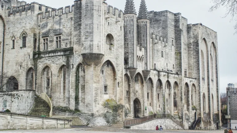 Avignon : comment acquérir ce duplex municipal à 200 000 euros
