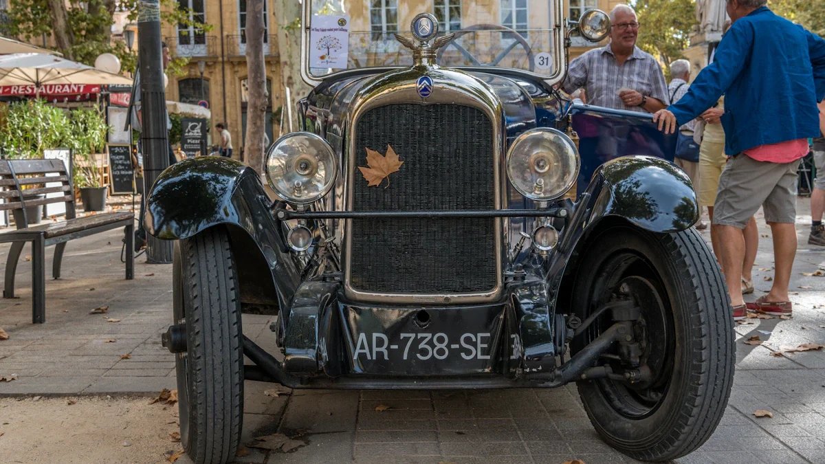 Des tours en voitures de collection à Aix-en-Provence pour 5 euros