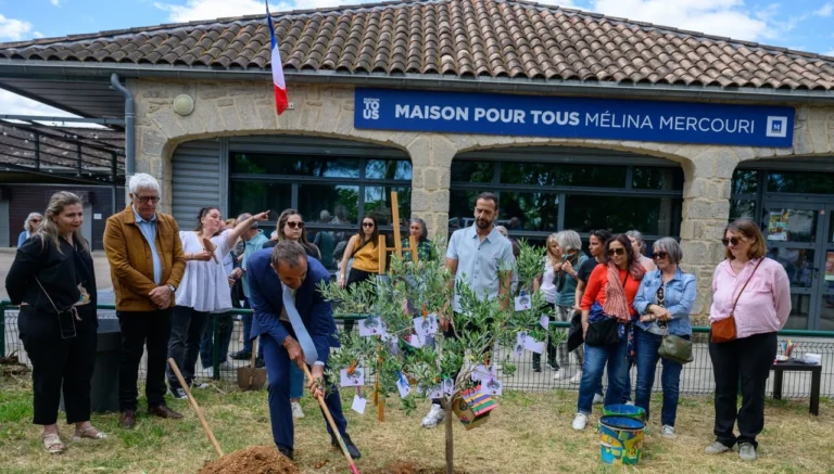 Montpellier : un olivier pour honorer la mémoire de Valérie Puech