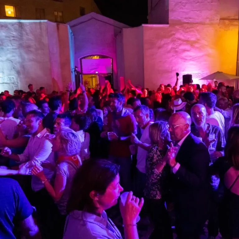 Nîmes : cinq adresses incontournables pour vivre l'esprit des bodegas