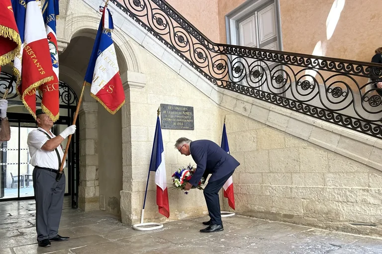 Nîmes rend hommage aux civils tués sous les bombes