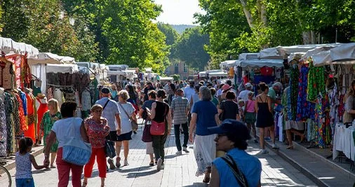 À Aix, les chineurs gagnent du temps le samedi