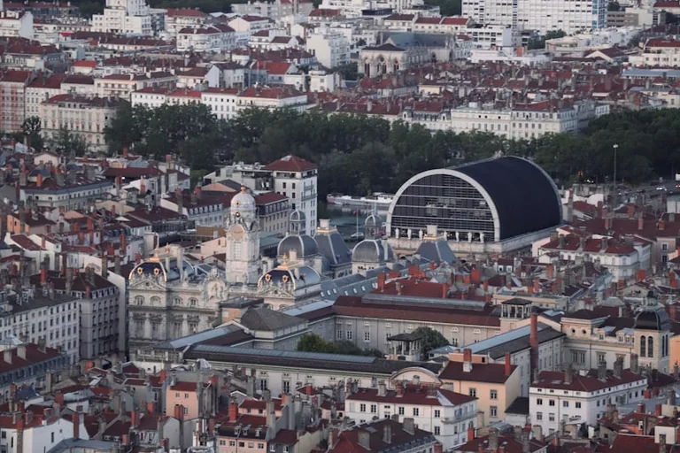 À Lyon, un recours gratuit quand un dossier municipal coince