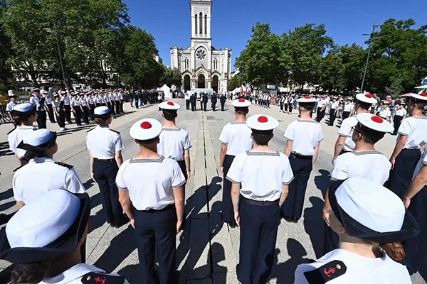 À Saint-Étienne, la Marine s’invite en centre-ville