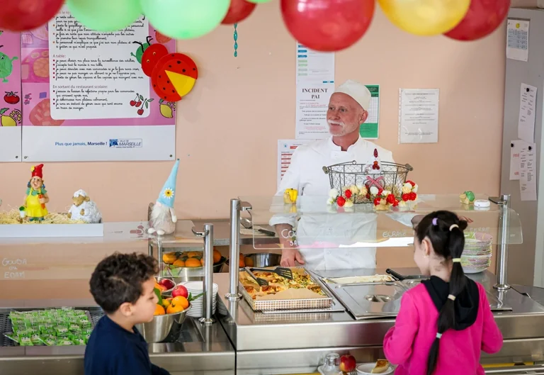 Cantine à Marseille : ce que les parents doivent faire