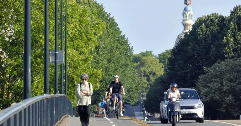 À Nantes, les trajets quotidiens lâchent un peu la voiture