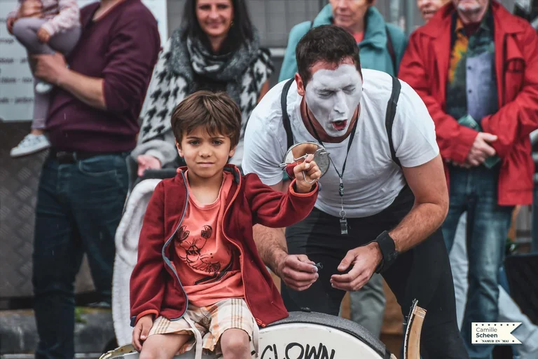 ImproLocura à Saint-Nazaire : un spectacle gratuit sur la plage