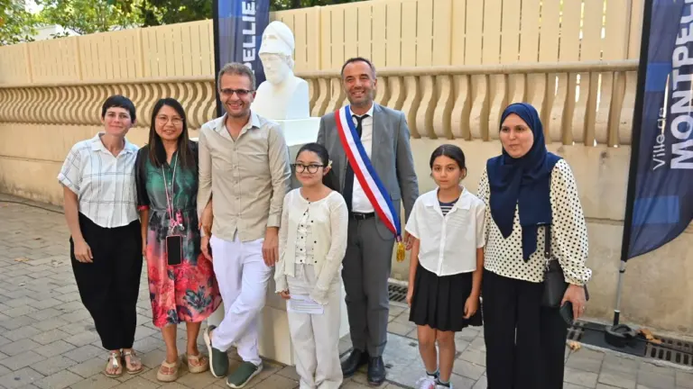 À Montpellier, un buste de Périclès veille sur l’école Antigone