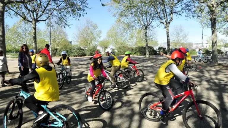 Vacances de la Toussaint à Nîmes : les stages sportifs pour les 8-15 ans sont ouverts