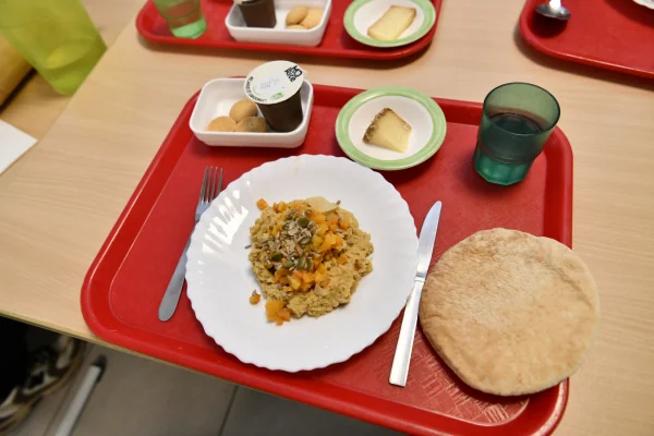 À Montpellier, 18 000 écoliers ont déjeuné comme au restaurant