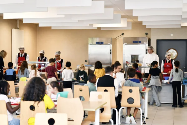 À Montpellier, 18 000 écoliers ont déjeuné comme au restaurant