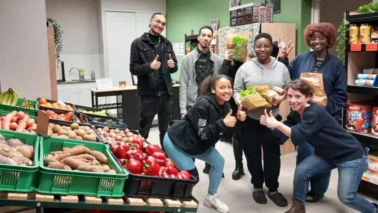 À Montpellier, des jeunes gèrent leur épicerie solidaire pour 80 % d’entre eux sous le seuil de pauvreté
