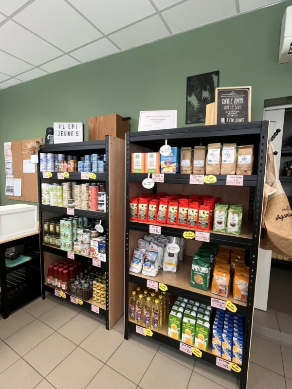 À Montpellier, des jeunes gèrent leur épicerie solidaire pour 80 % d'entre eux sous le seuil de pauvreté
