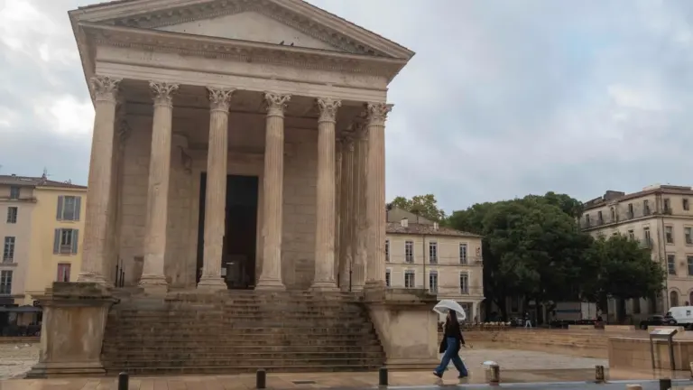 Après les pluies à Nîmes, quels services rouvrent et où le Vistre déborde