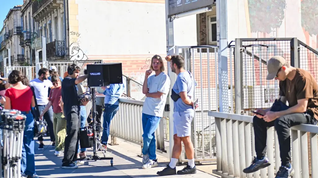 Paul Mirabel filme sa série à Montpellier : ce que l’on voit à l’écran